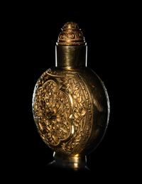 A 22K Yellow Snuff Bottle