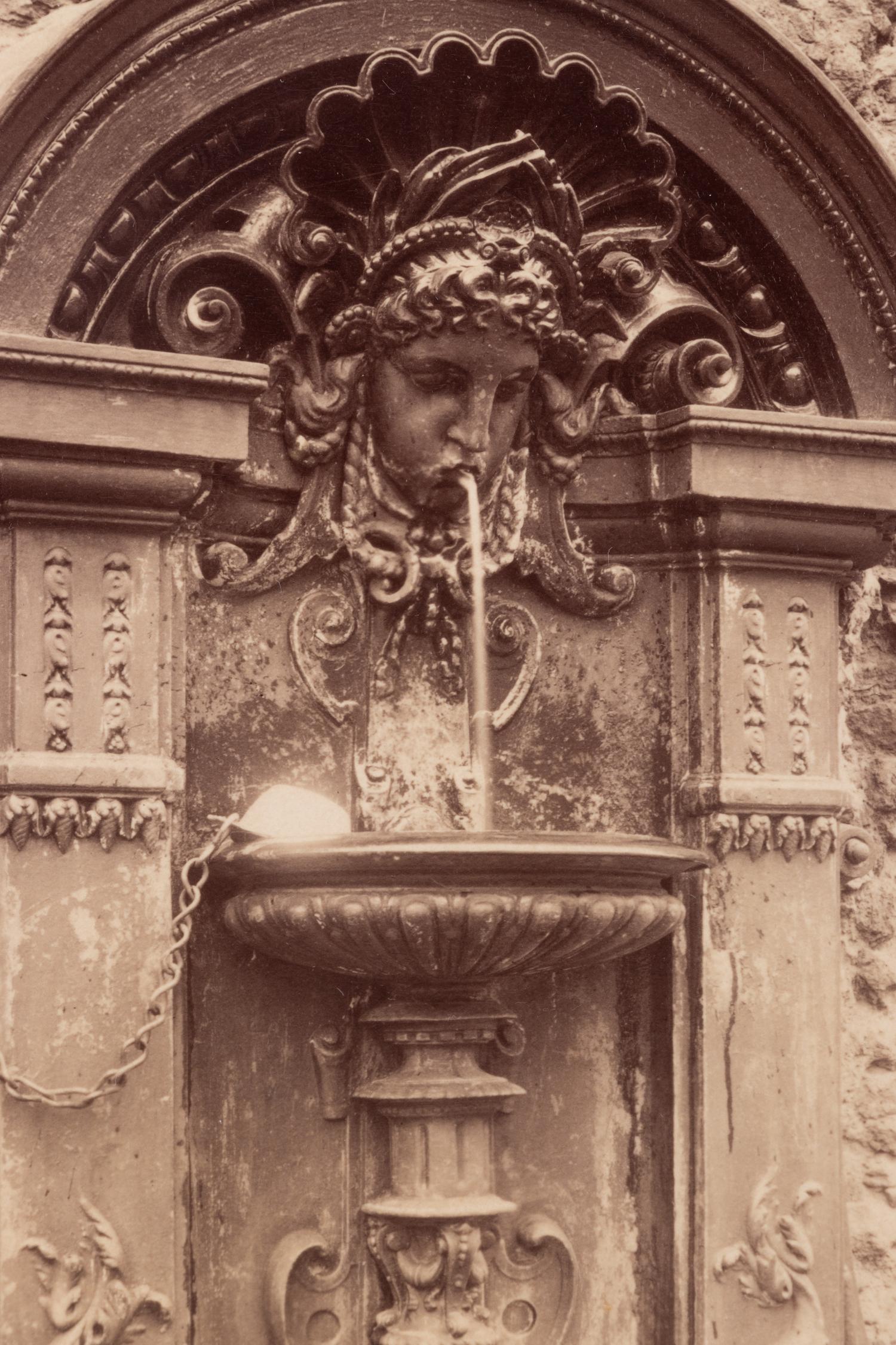A pair of photographs depicting fountains ( Fontaine, rue Geoffrey Saint-Hilaire , 1905; Fontaine, faubourg Saint-Martin , 1912)
