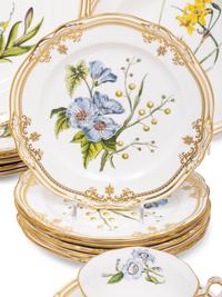 A Spode Stafford Flowers Porcelain Dinner Service