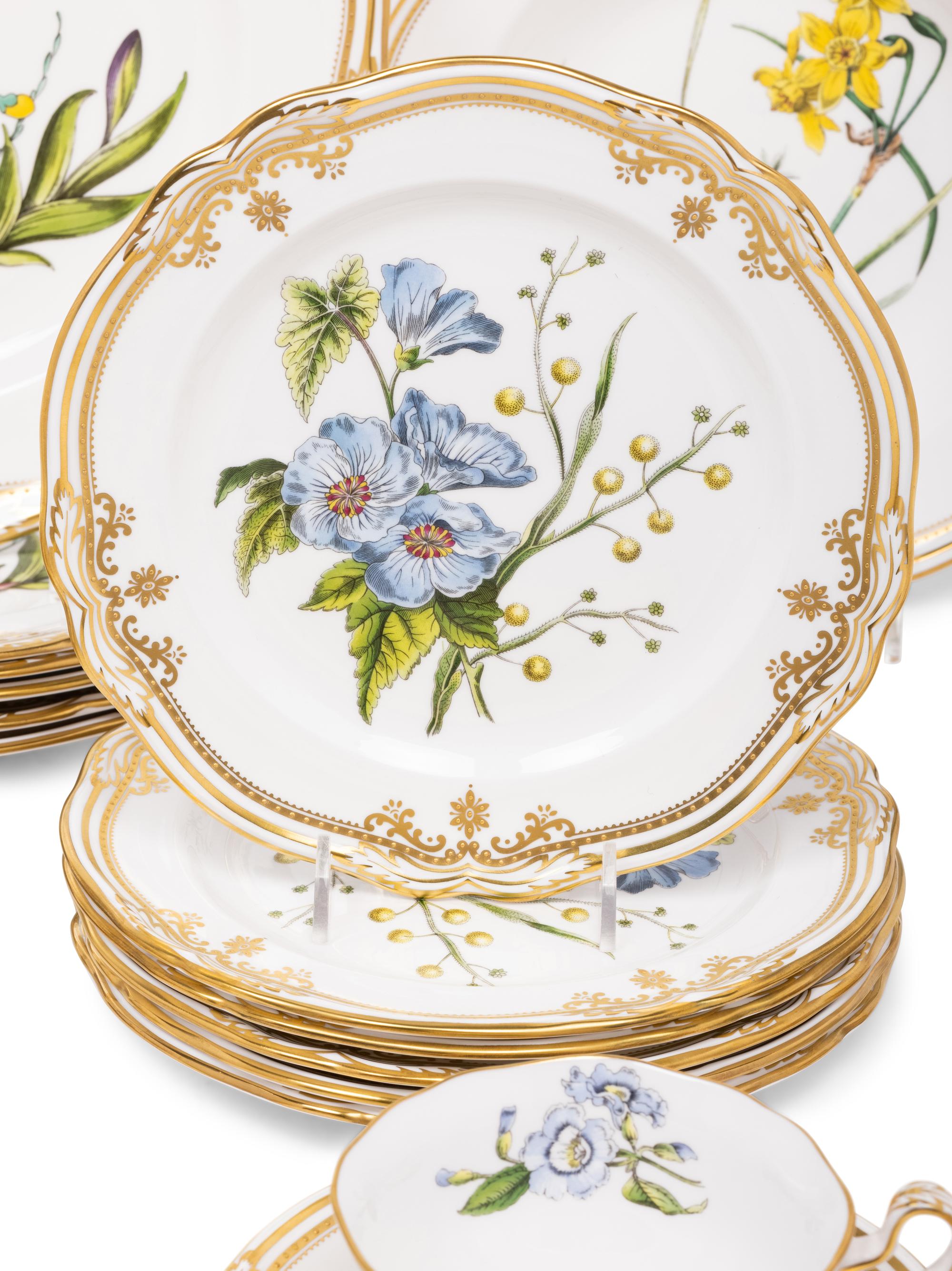 A Spode Stafford Flowers Porcelain Dinner Service