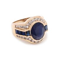 SAPPHIRE AND DIAMOND RING