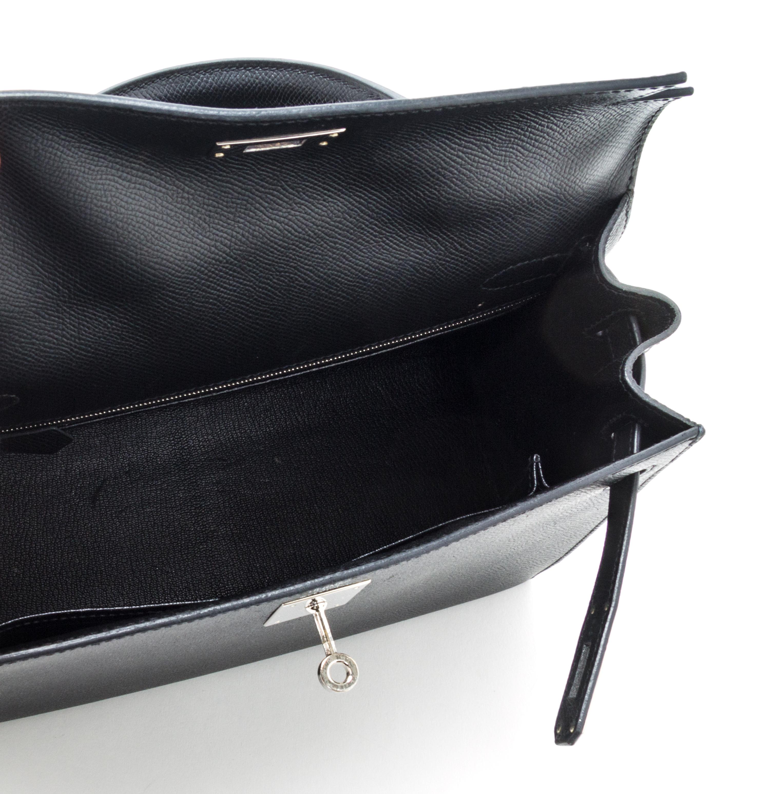 An Hermes Noir Epsom Sellier 28cm Kelly Handbag, 11" x 8.5" x 4".