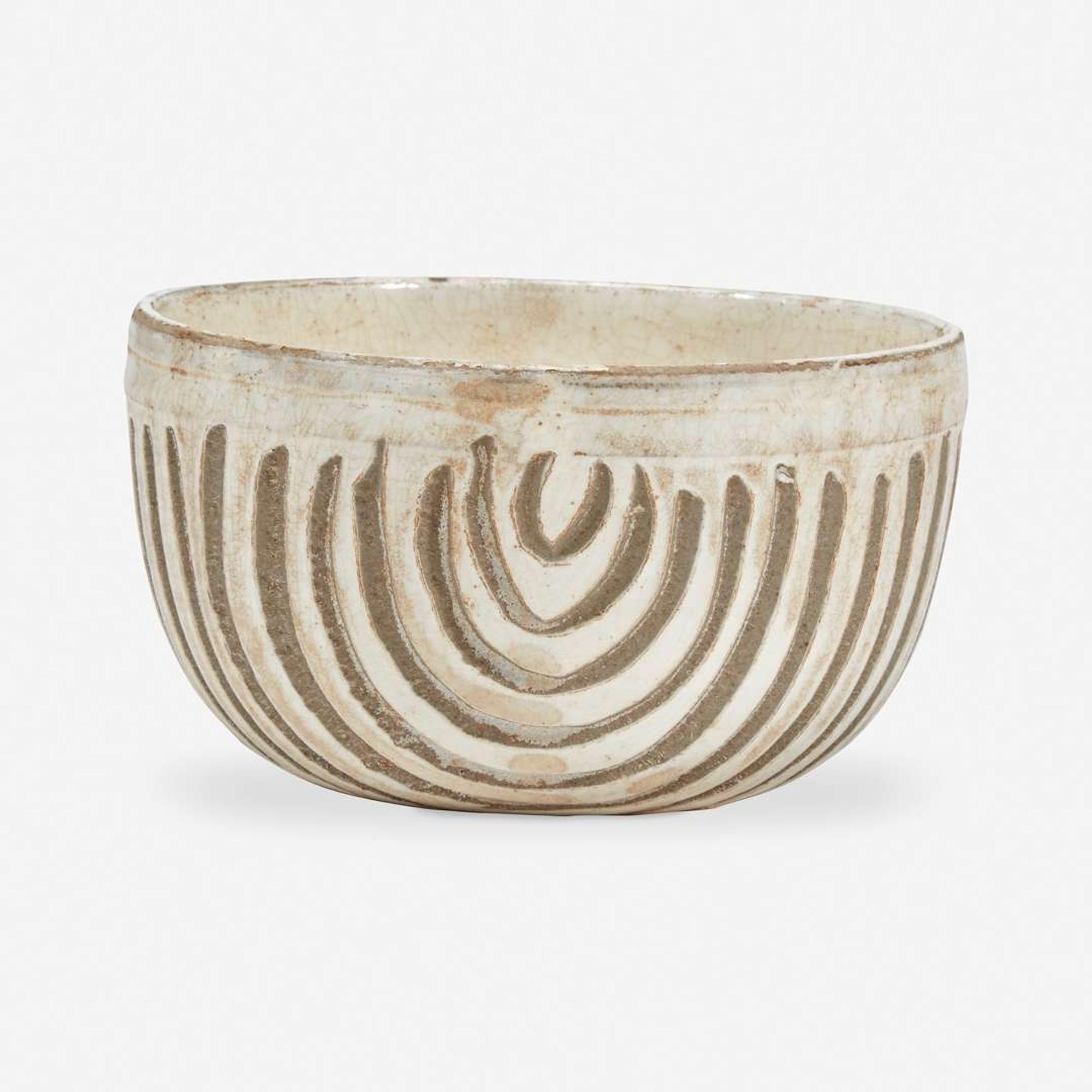 A Chinese carved Cizhou bowl 磁州窑刻划花碗 Northern Song Dynasty ??