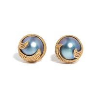 YELLOW GOLD AND CULTURED MABE PEARL CUFFLINKS