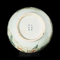 A Large Chinese Famille Rose 'Hundred Deer' Hu Vase, 19th/20th Century 晚清/民国 粉彩百鹿尊