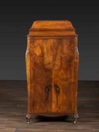 A Victrola XVI Circassian Walnut Phonograph