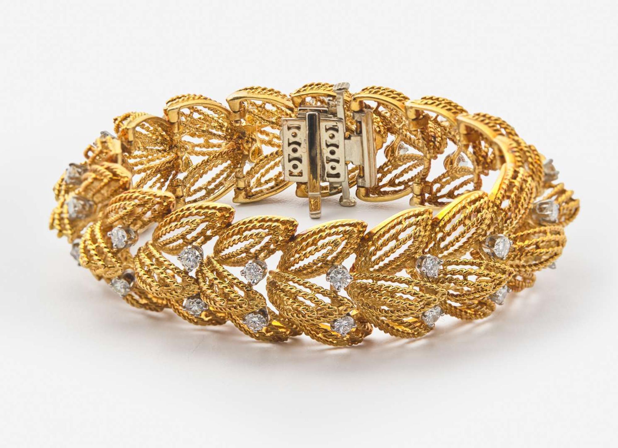 An 18K Yellow Gold and Diamond Bracelet