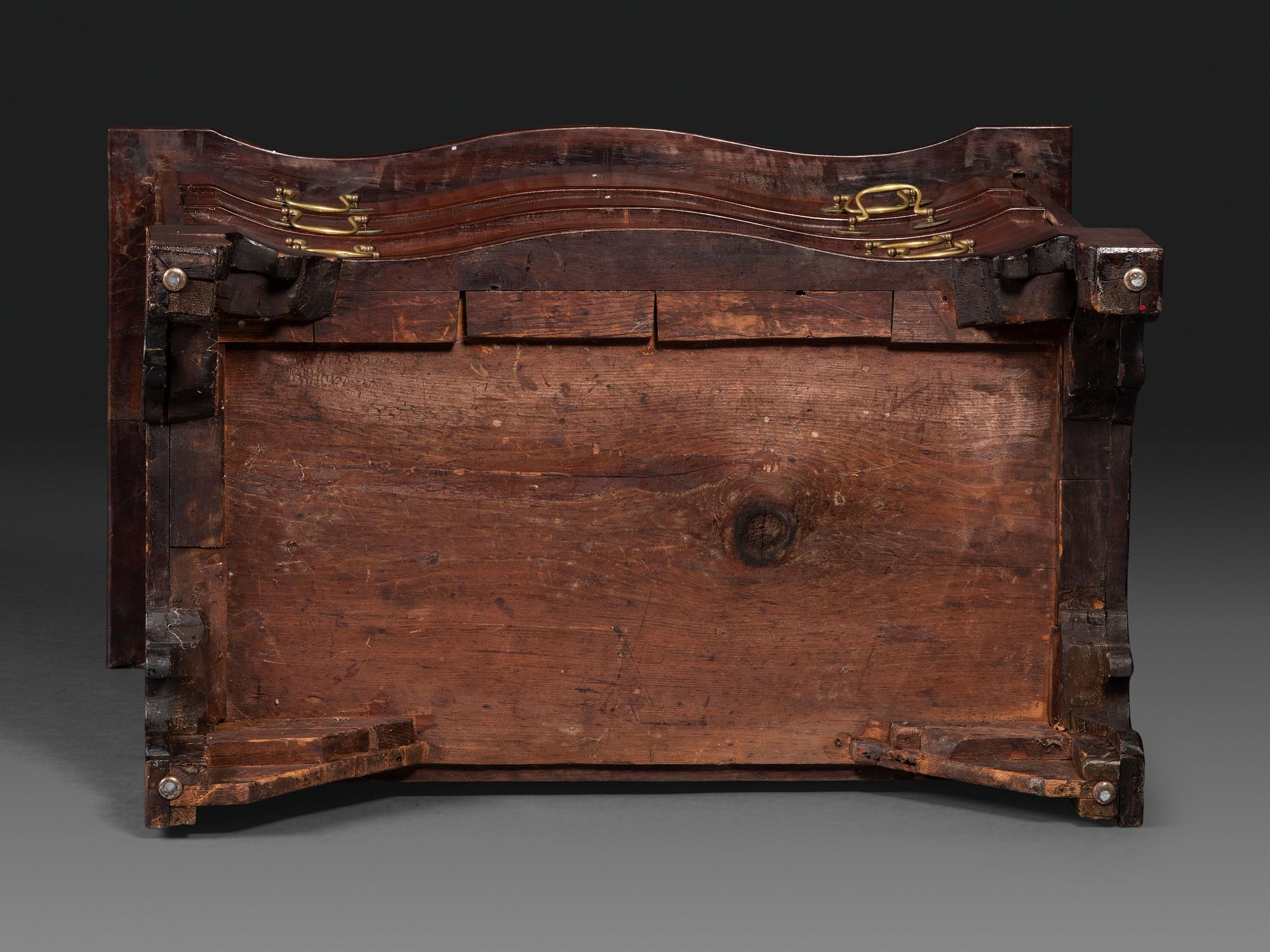 A Chippendale Mahogany Serpentine Chest of Drawers