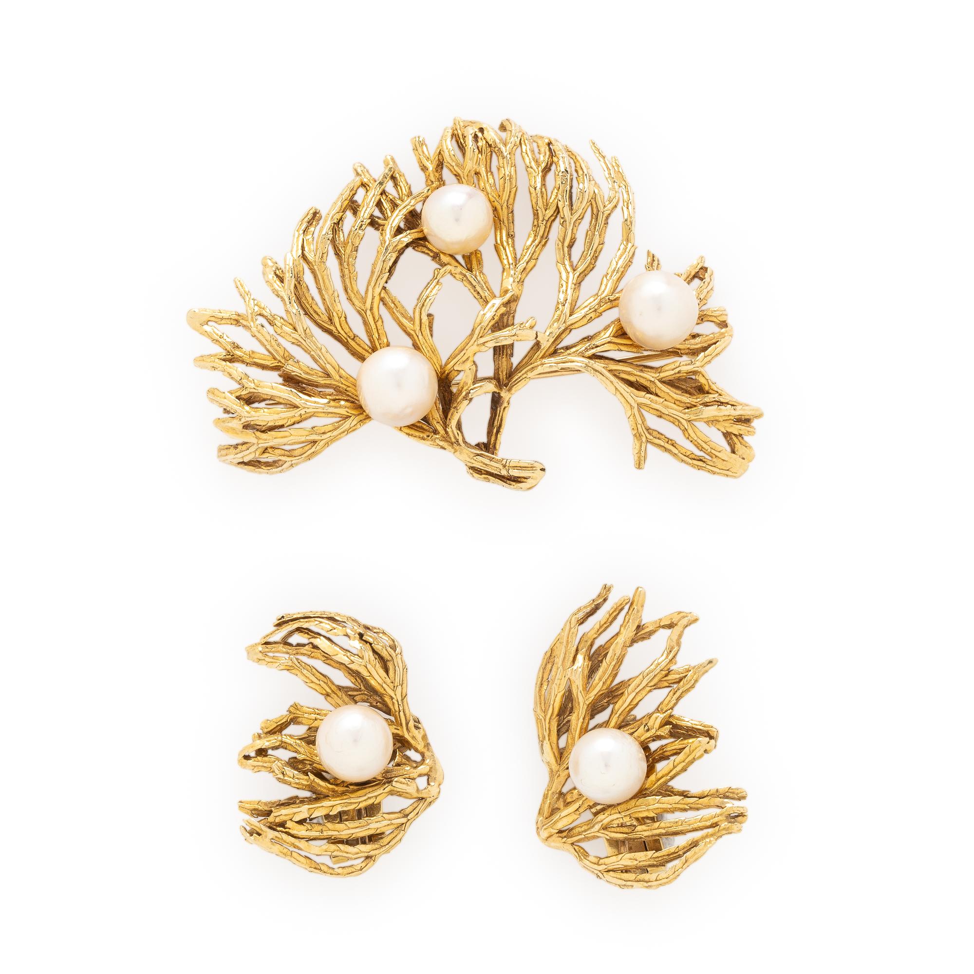 MARIANNE OSTIER, CULTURED PEARL AND YELLOW GOLD EARRINGS AND BROOCH