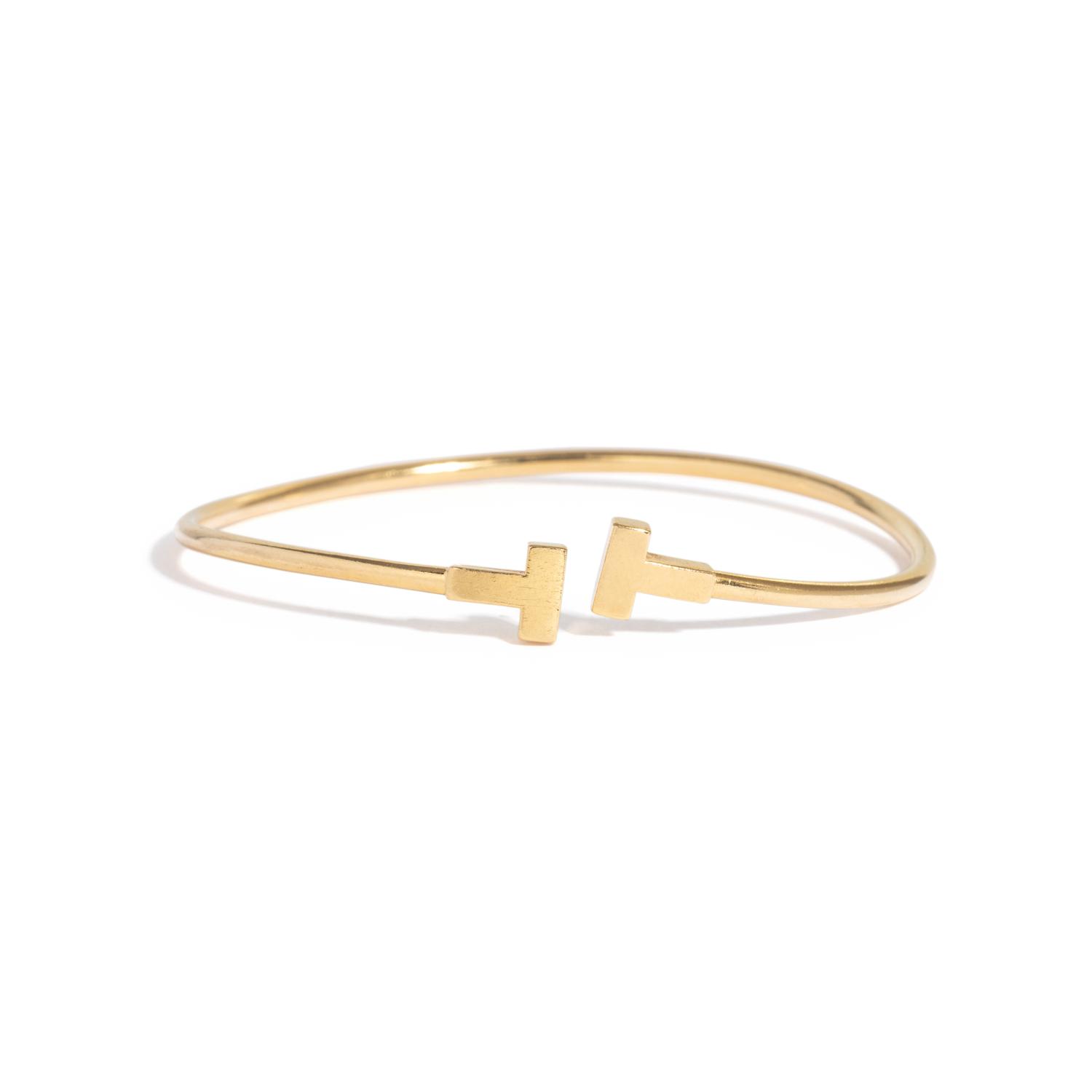 TIFFANY & CO., YELLOW GOLD BANGLE BRACELET