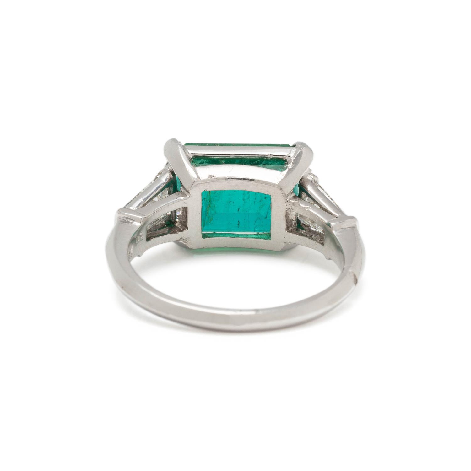 EMERALD AND DIAMOND RING