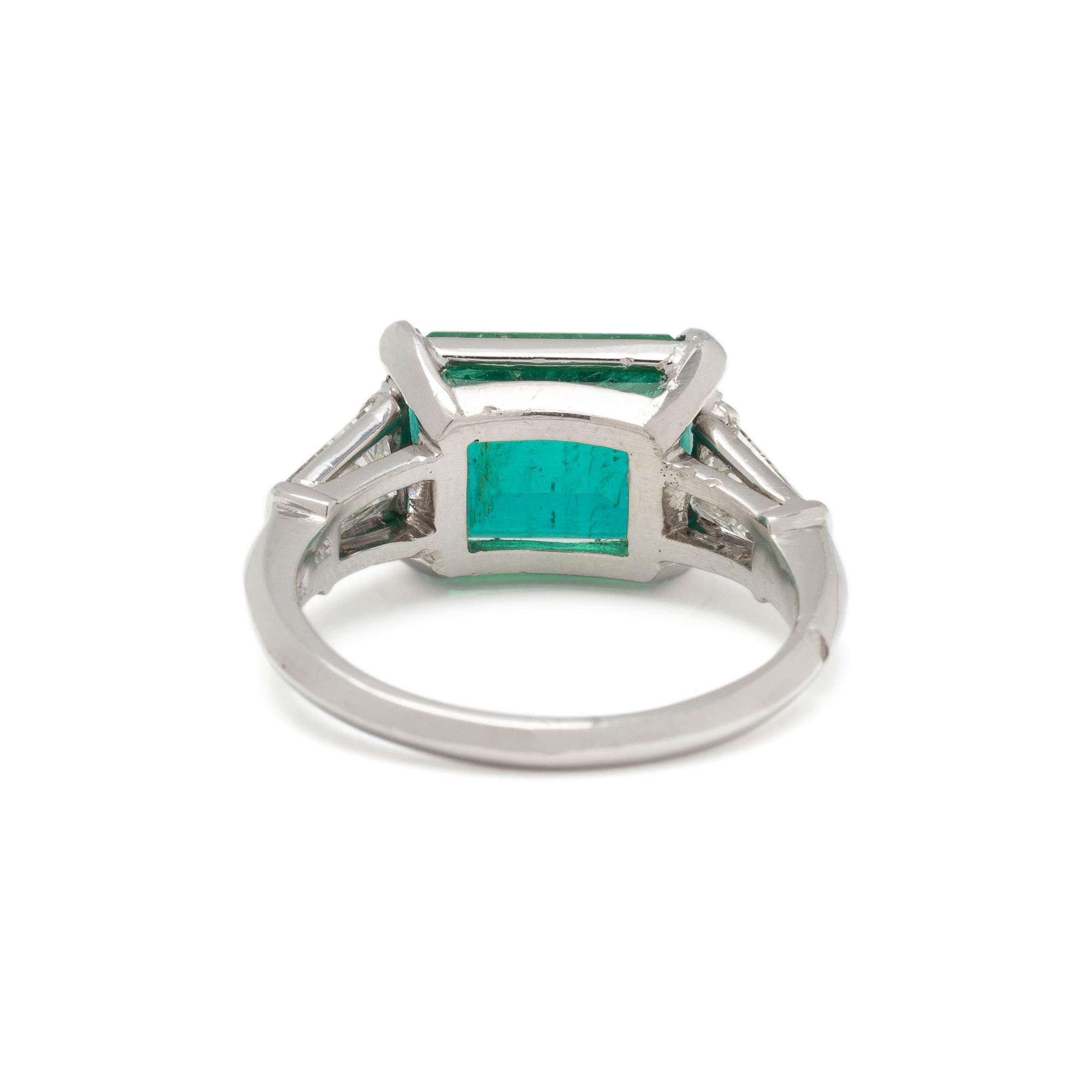 EMERALD AND DIAMOND RING