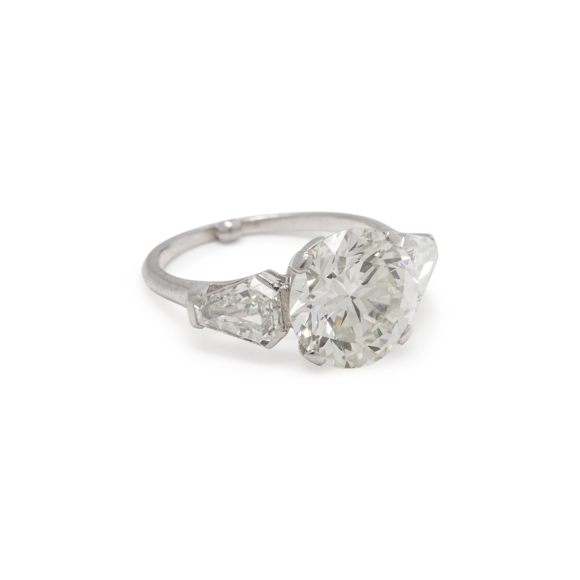 DIAMOND RING