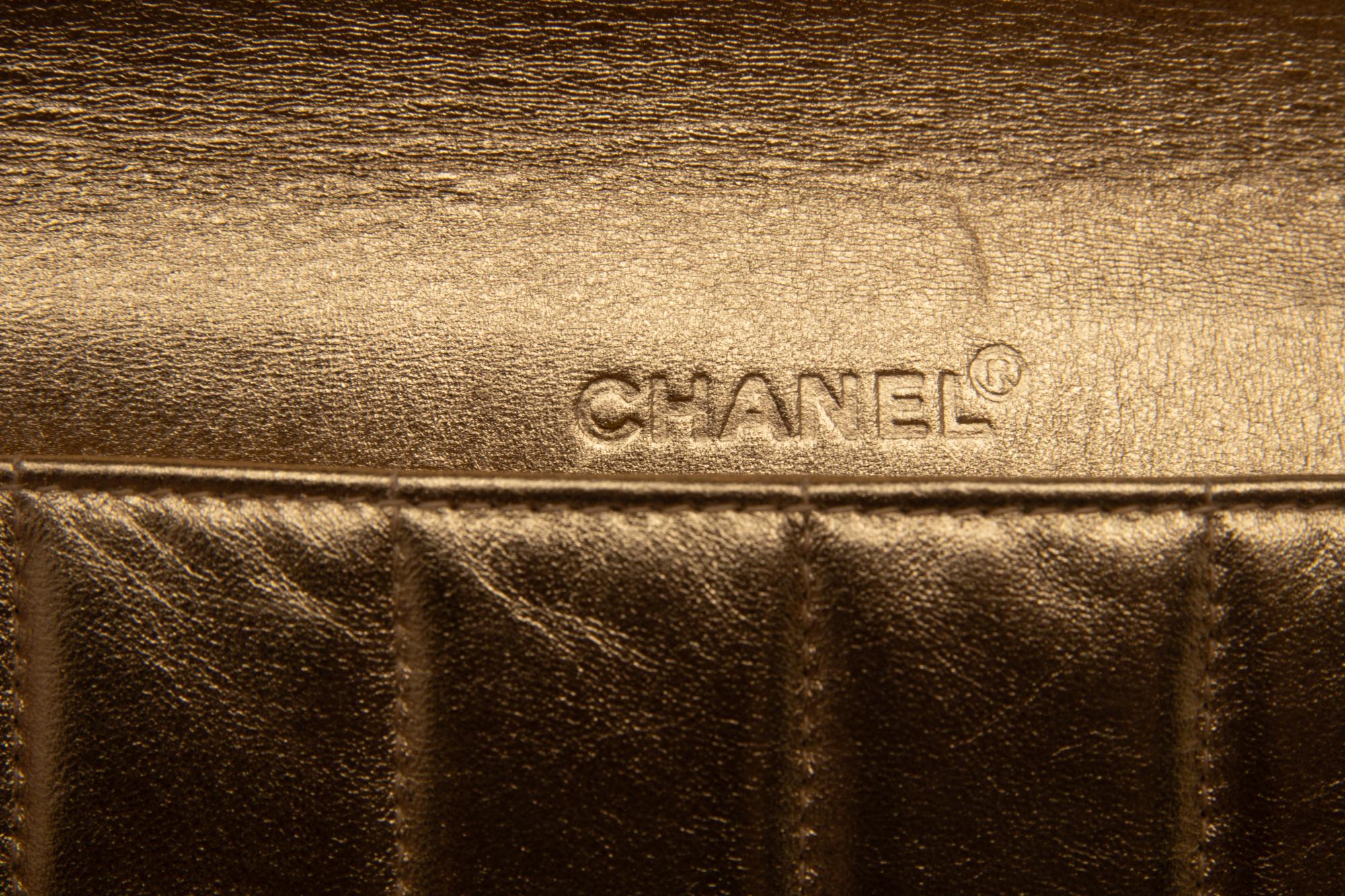 Chanel Chocolate Bar Shoulder Bag in Gold Lambskin