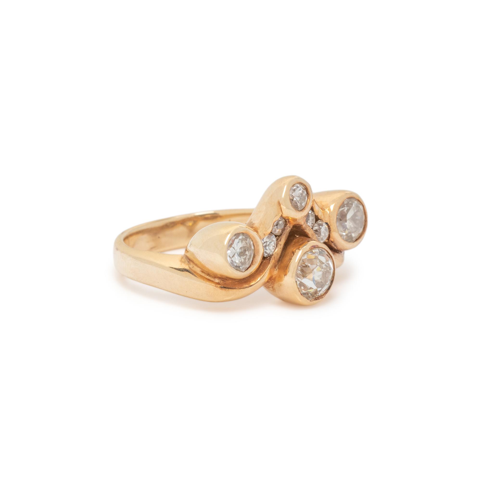 YELLOW GOLD AND DIAMOND RING