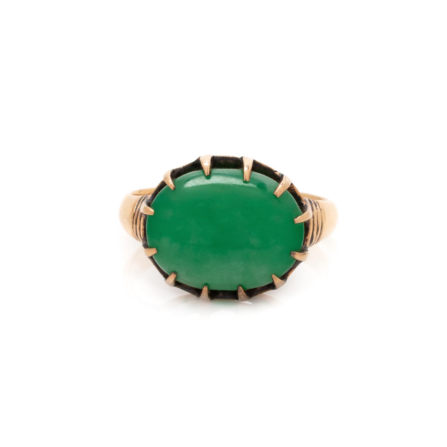 YELLOW GOLD AND JADE RING