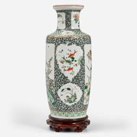 A Chinese famille-verte-decorated porcelain rouleau vase 五彩花鳥棒槌瓶