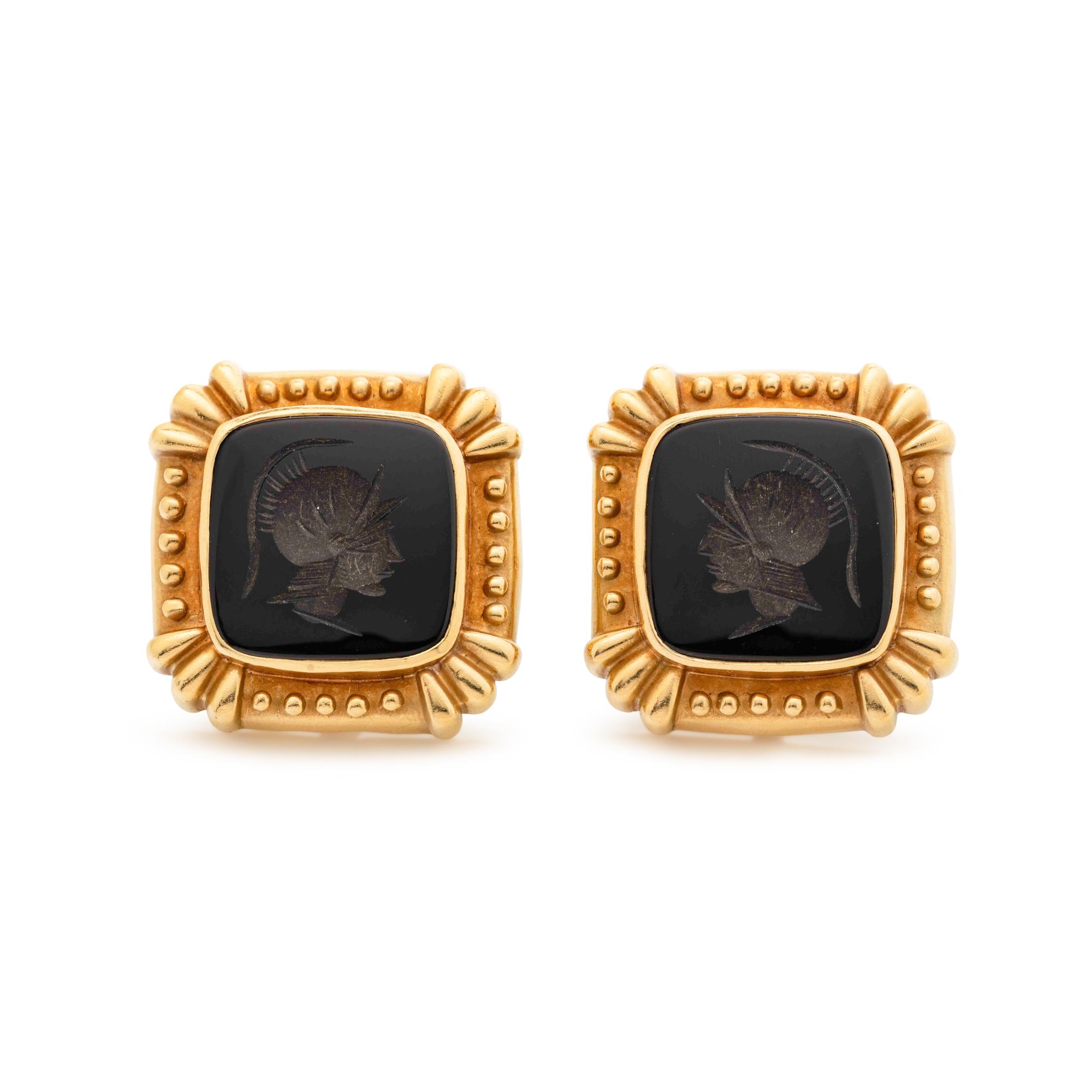 YELLOW GOLD AND ONYX EARCLIPS