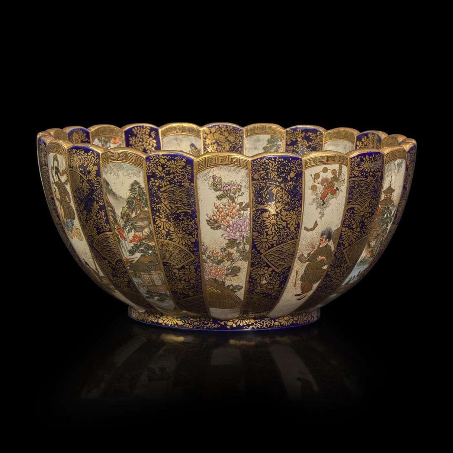 A well-decorated Satsuma lobed bowl, Hodada 萨摩烧花瓣碗 Meiji period ??