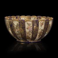 A well-decorated Satsuma lobed bowl, Hodada 萨摩烧花瓣碗 Meiji period ??