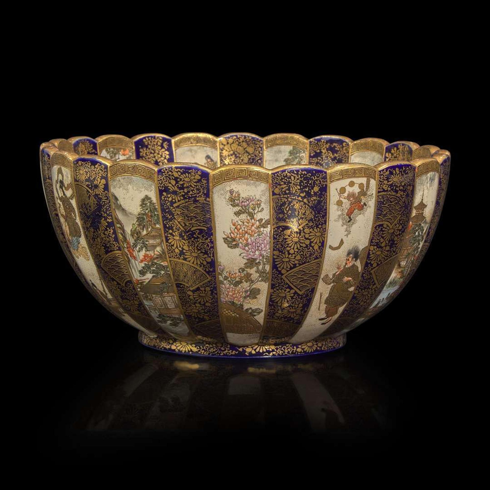 A well-decorated Satsuma lobed bowl, Hodada 萨摩烧花瓣碗 Meiji period ??