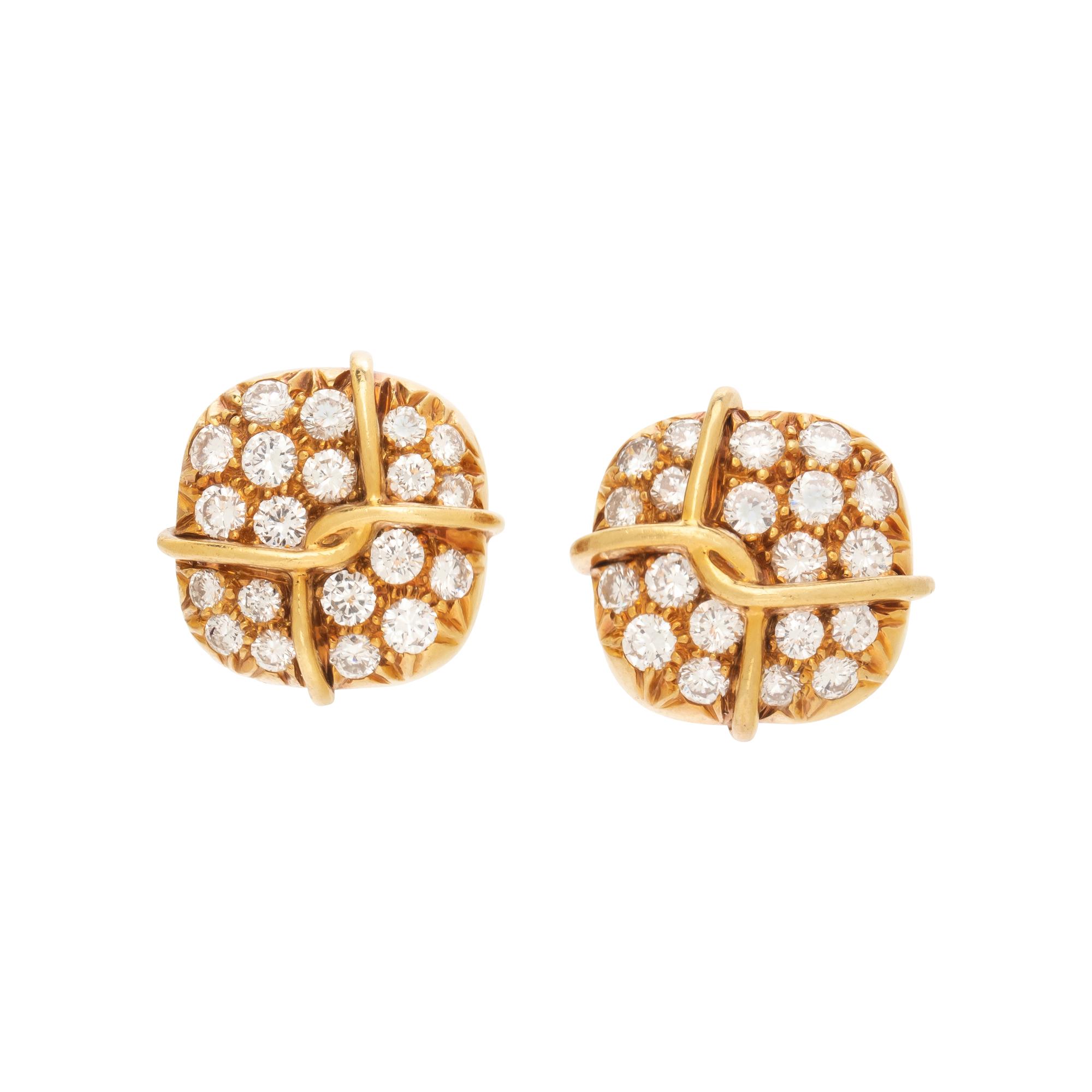 YELLOW GOLD AND DIAMOND EARRINGS