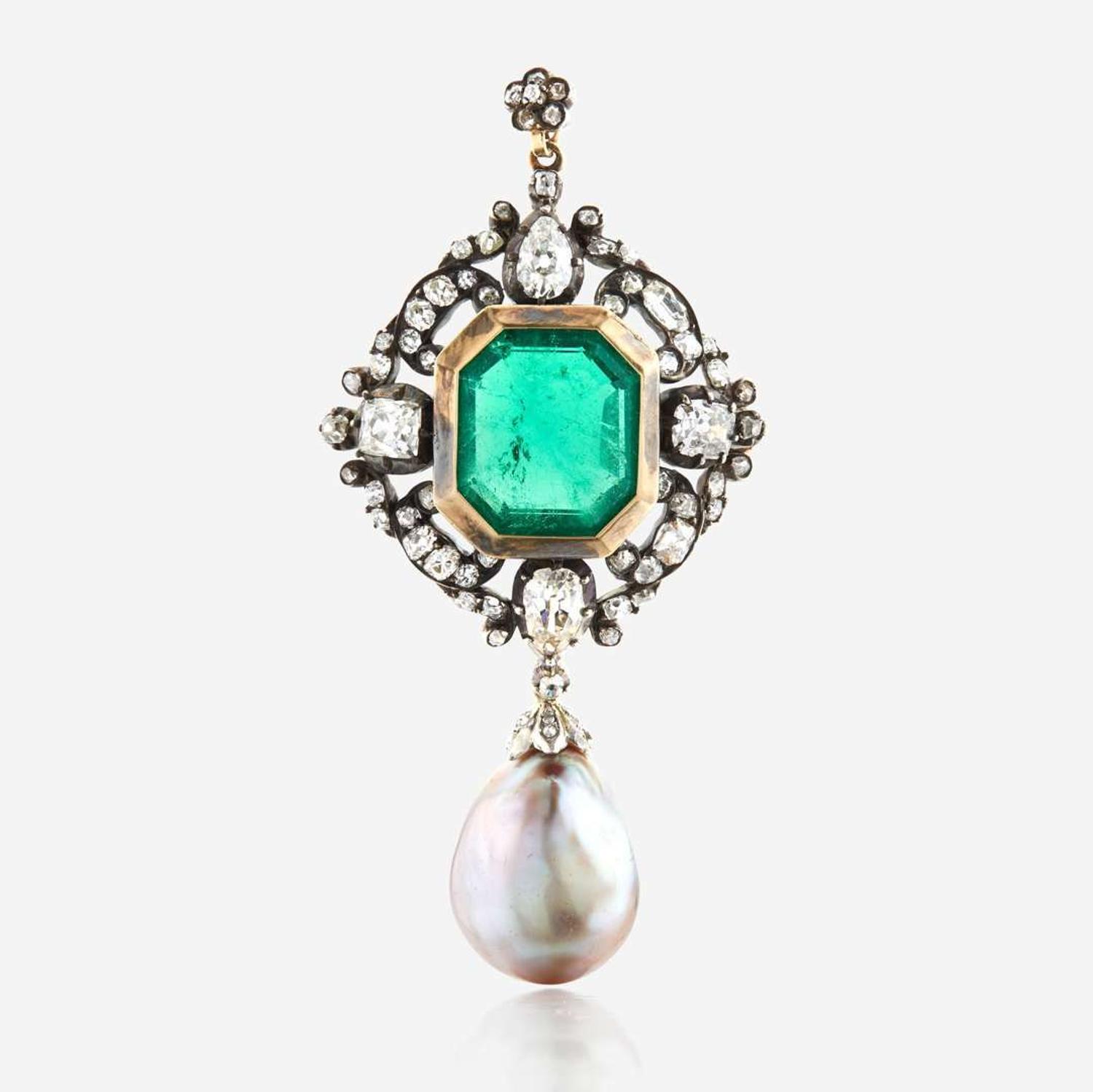 A Victorian emerald, diamond, pearl, and silver topped gold pendant/brooch