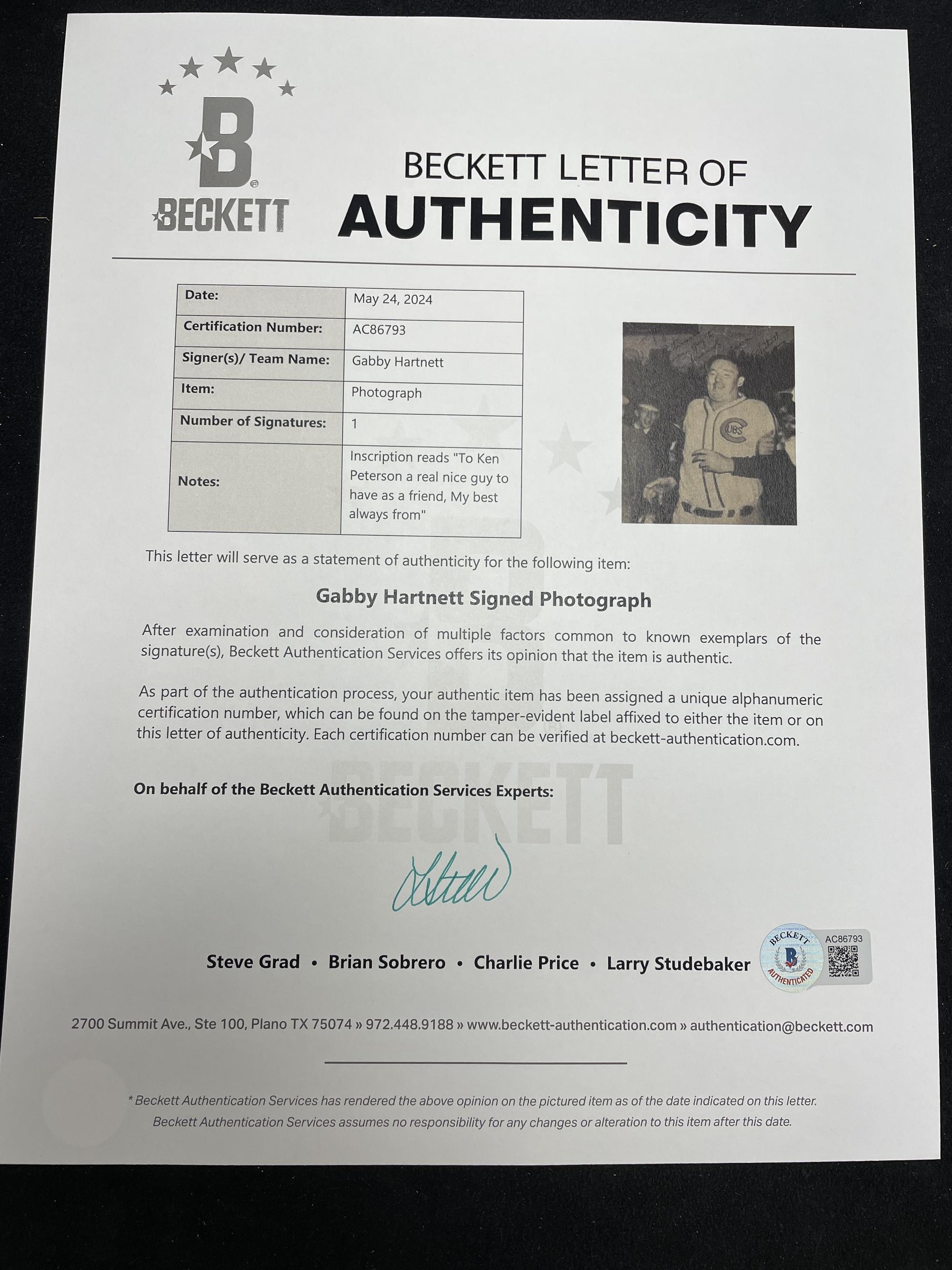 A Gabby Hartnett Signed Autograph Photo (Beckett Authentication Services)
