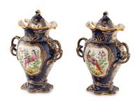 A Pair of Worcester Porcelain Urns and an Associated Center Bowl