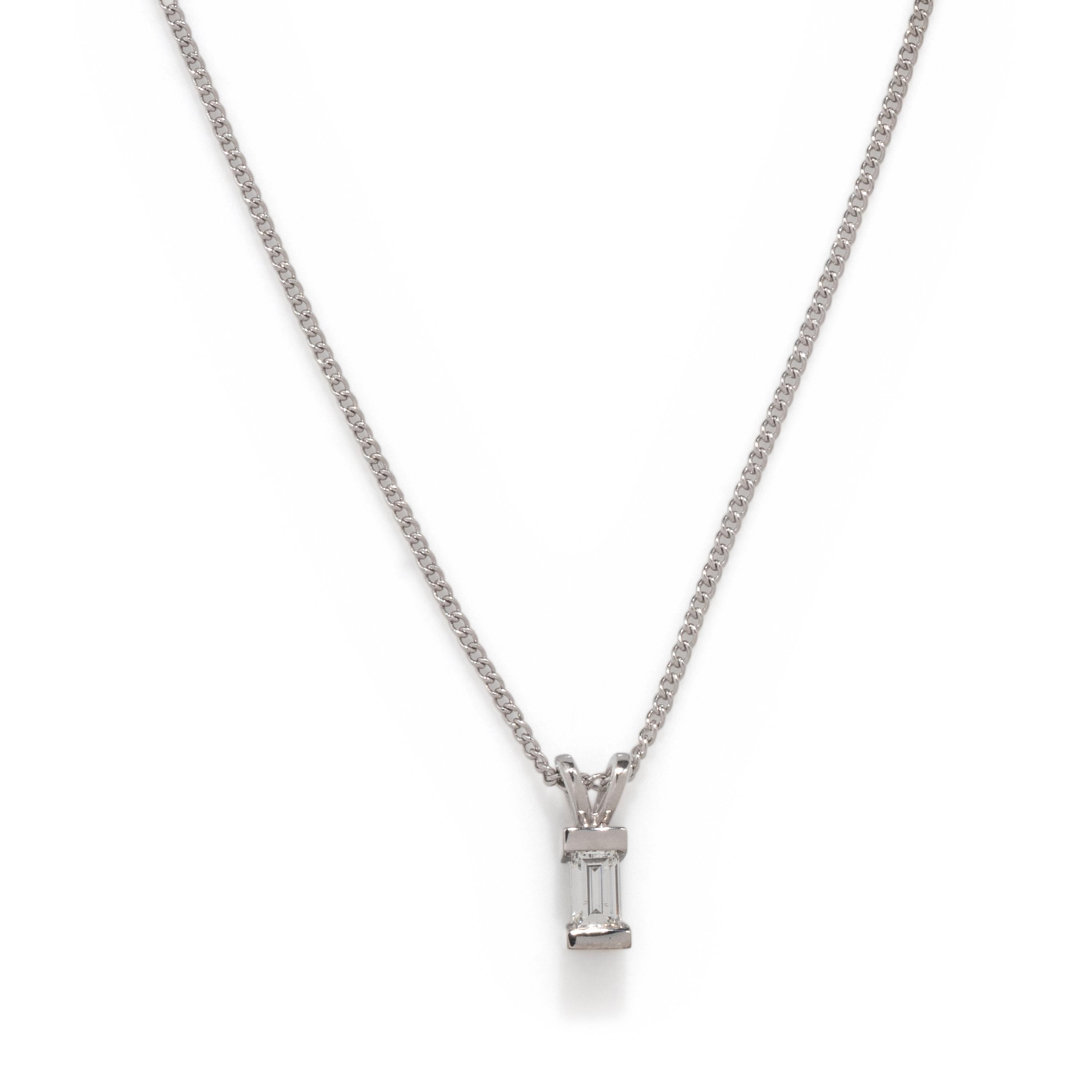 DIAMOND PENDANT/NECKLACE