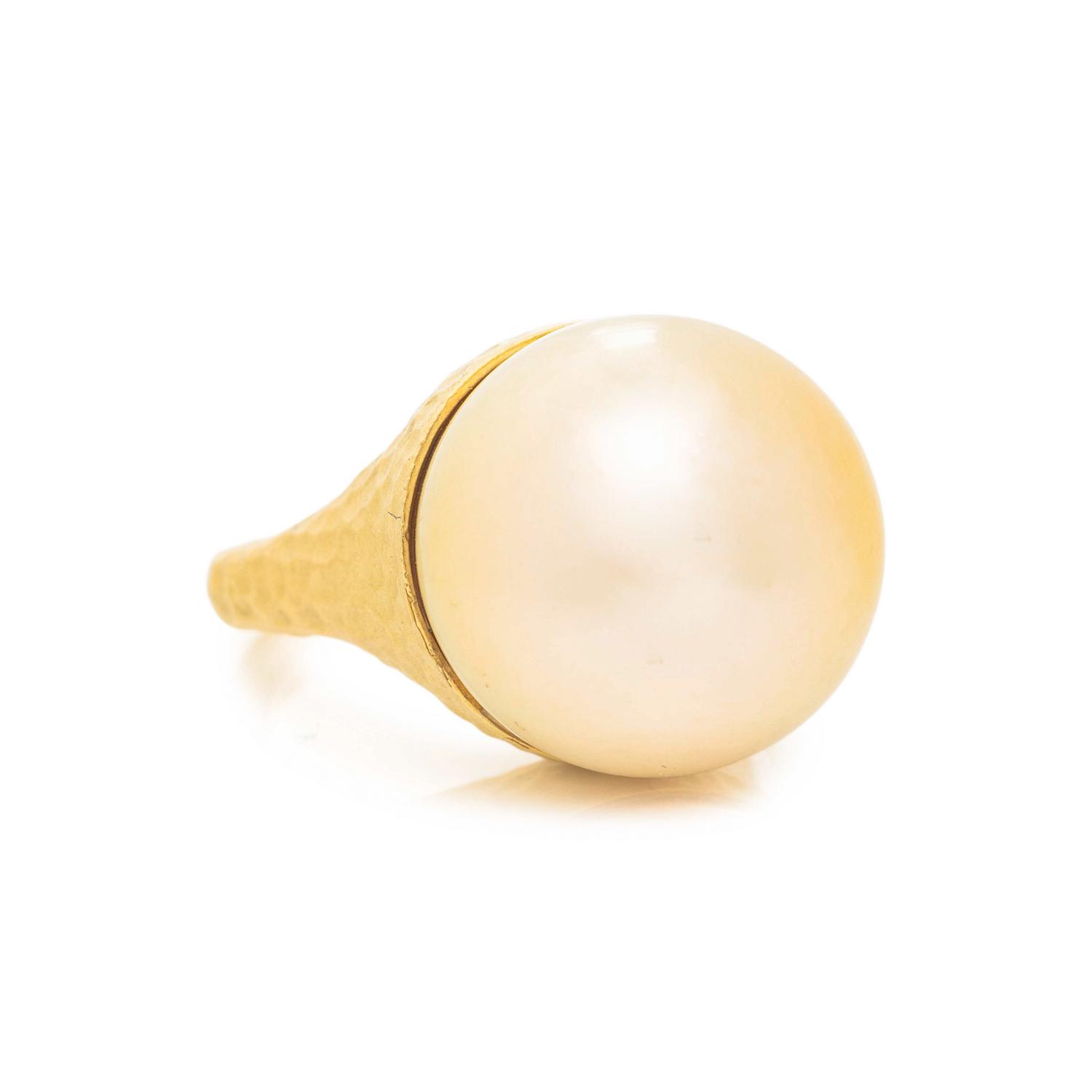 CULTURED GOLDEN PEARL RING