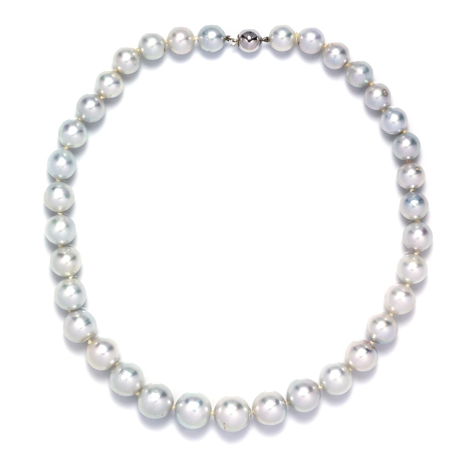 An 18 Karat White Gold and Cultured Pearl Necklace,