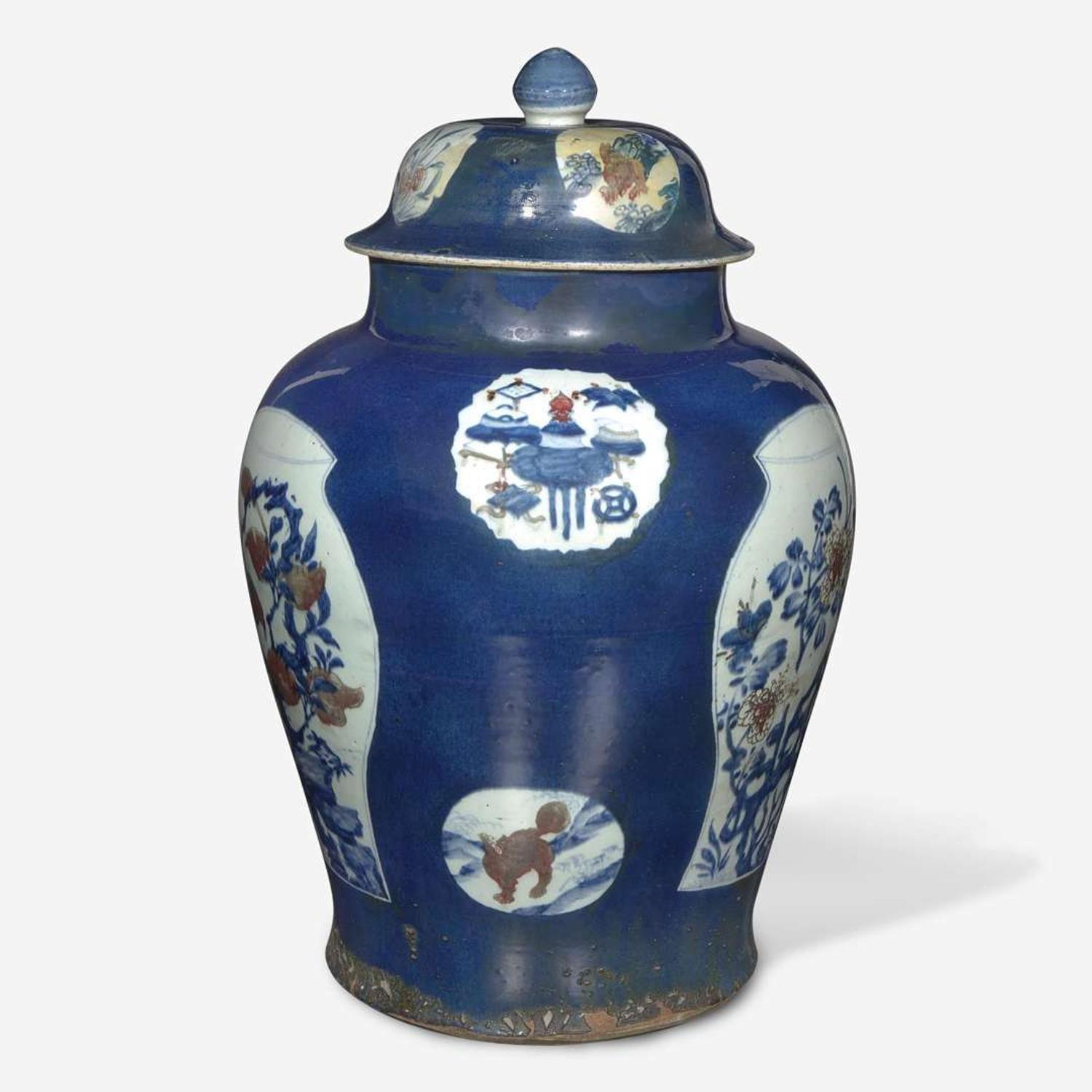 A very large Chinese underglaze blue and red jar and cover 青花釉里红大盖罐 18th century ????