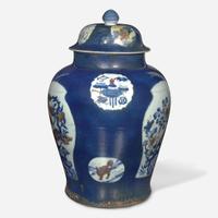 A very large Chinese underglaze blue and red jar and cover 青花釉里红大盖罐 18th century ????