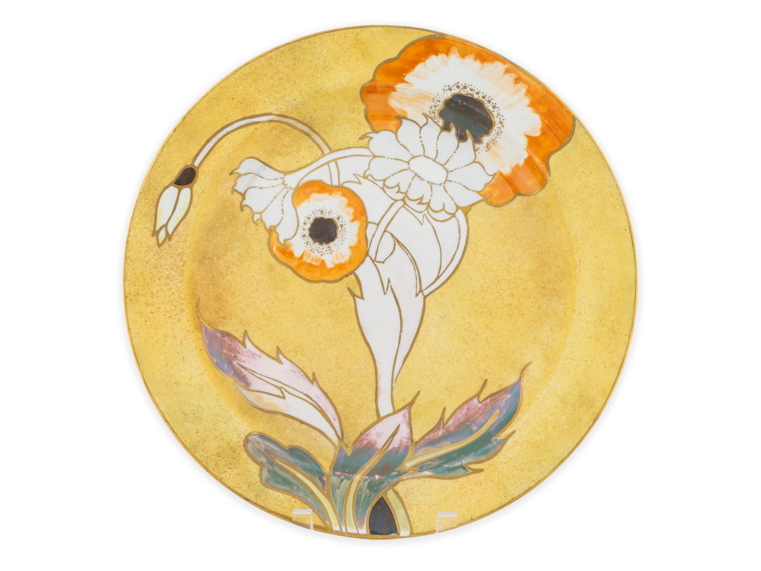 An English Arts & Crafts Pottery Plate — 19TH/20TH CENTURY