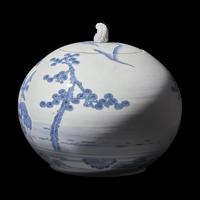 A Japanese Hirado Blue and White 'Daimyo and Fuji' Spherical Jar and Cover, Meiji Period