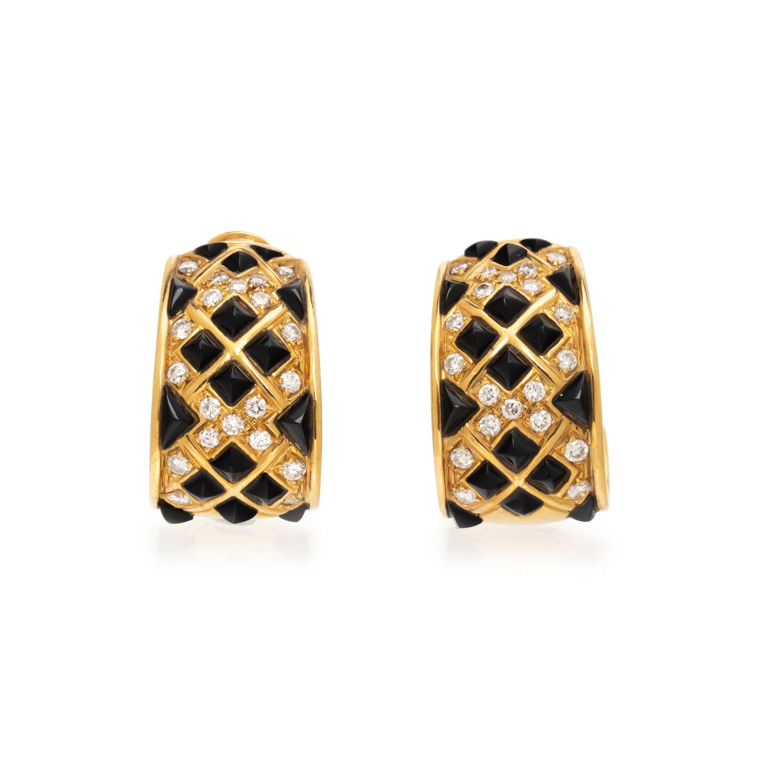 SABBADINI, YELLOW GOLD, DIAMOND, AND ONYX EARRINGS