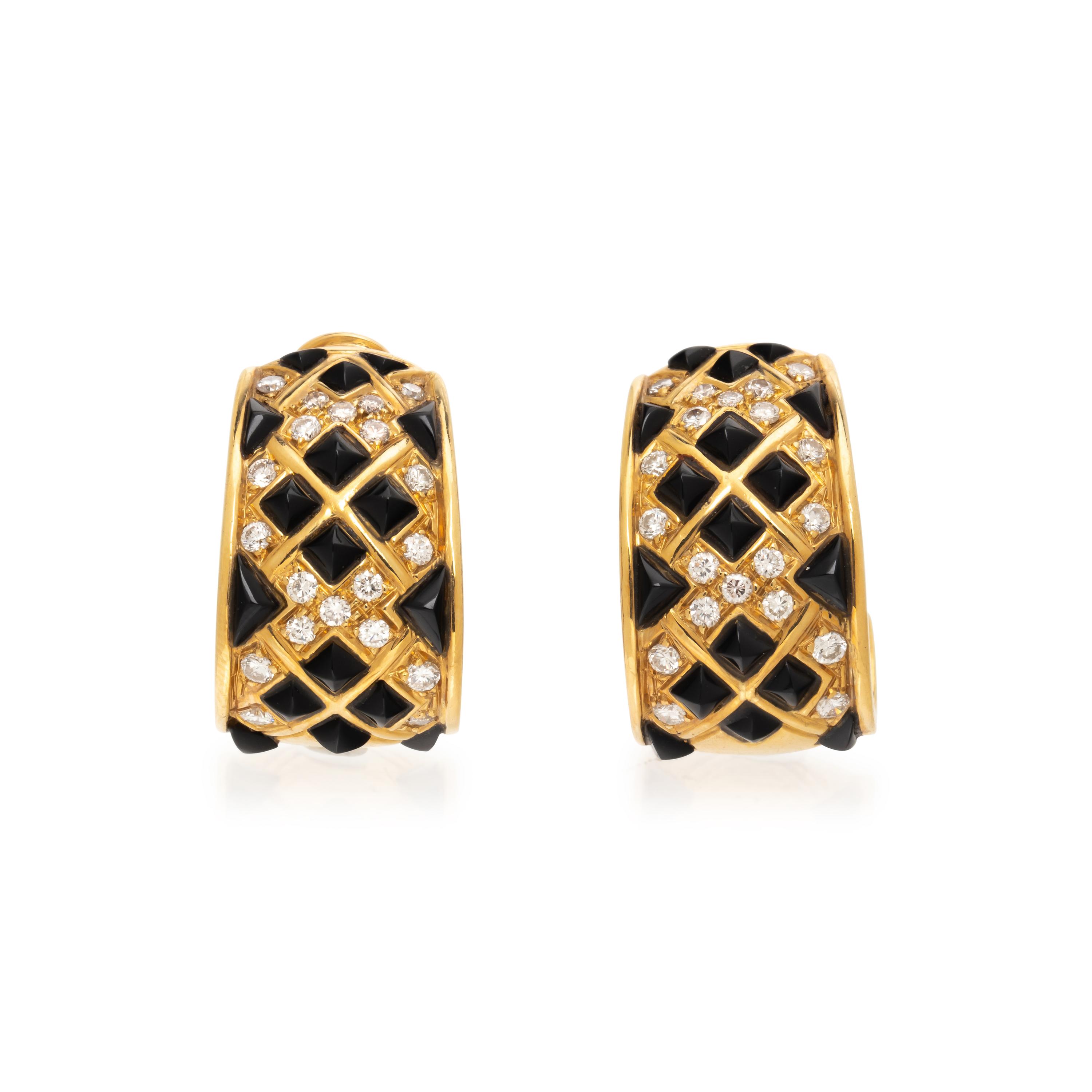 SABBADINI, YELLOW GOLD, DIAMOND, AND ONYX EARRINGS