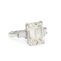 DIAMOND RING