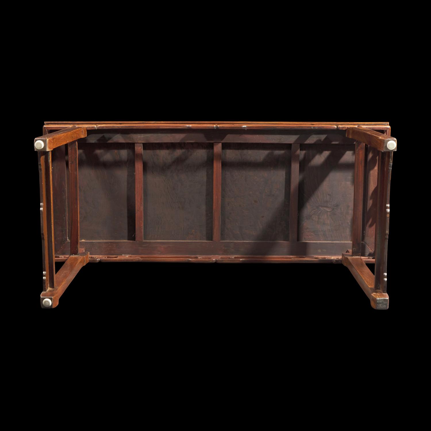 A Chinese Hardwood and Huamu Side Table, Bianzhuo , 20th Century 二十世紀 樺木及硬木拐子龍紋邊桌