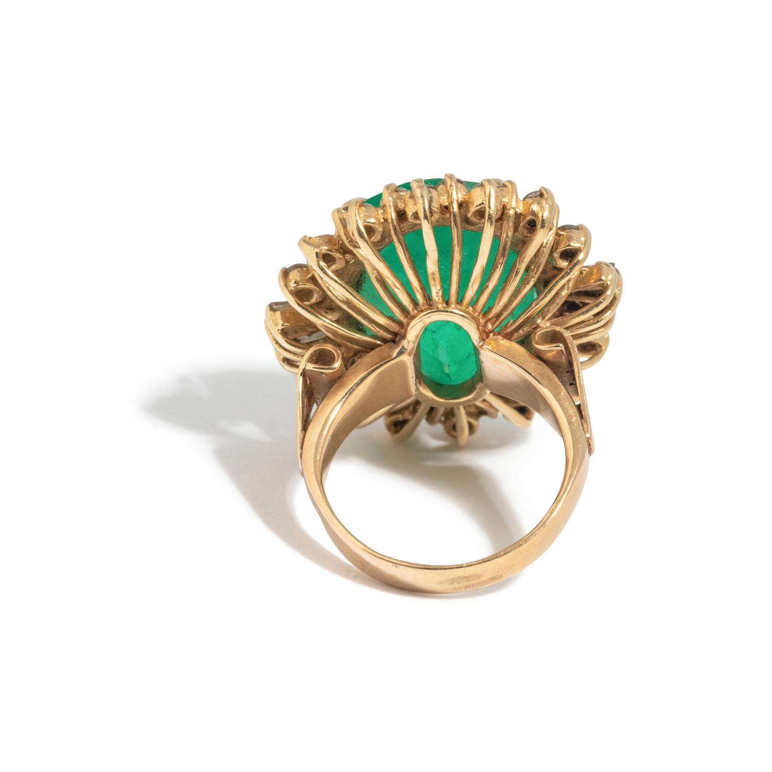 EMERALD AND DIAMOND RING