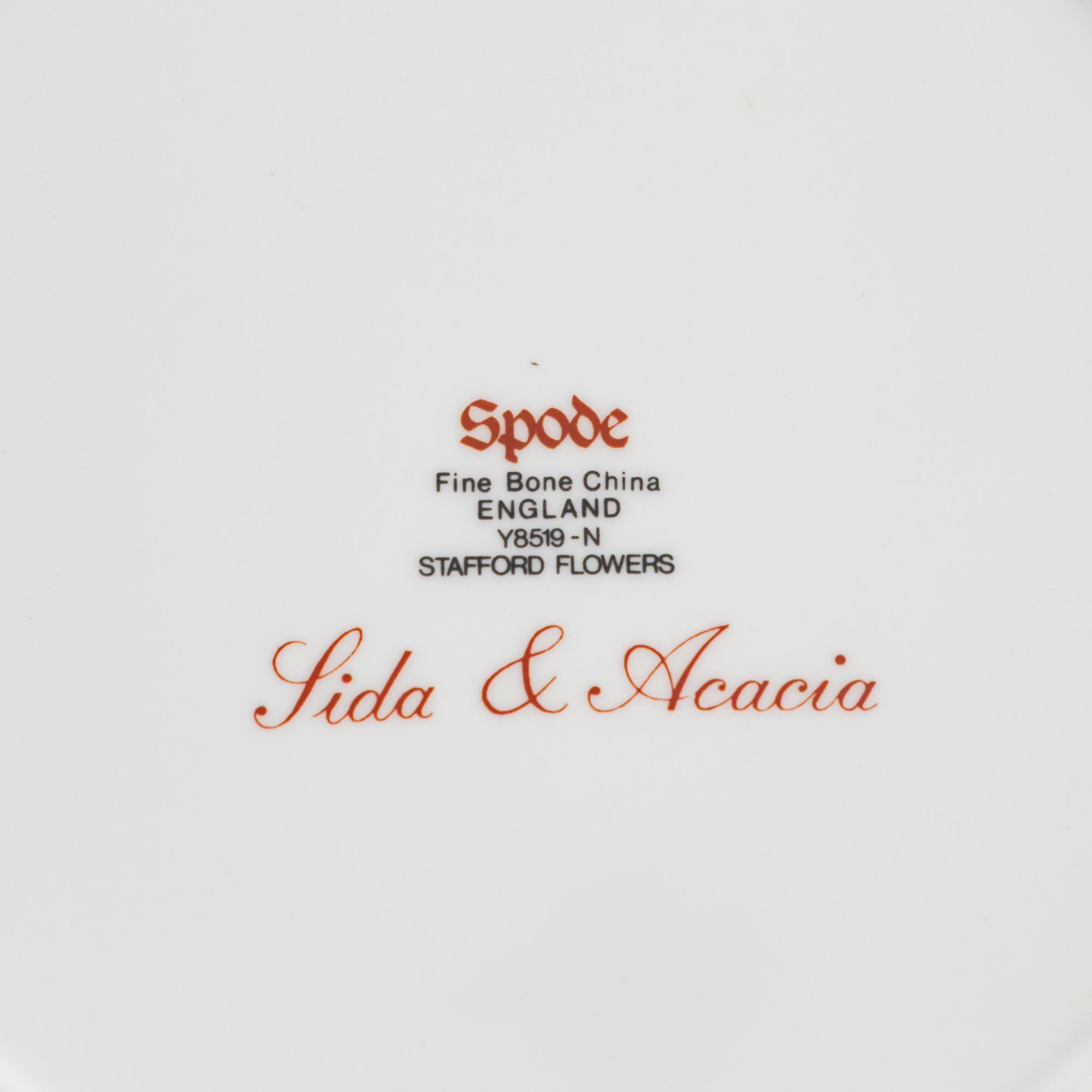 A Set of Twelve Spode Stafford Flowers Porcelain Dessert Plates