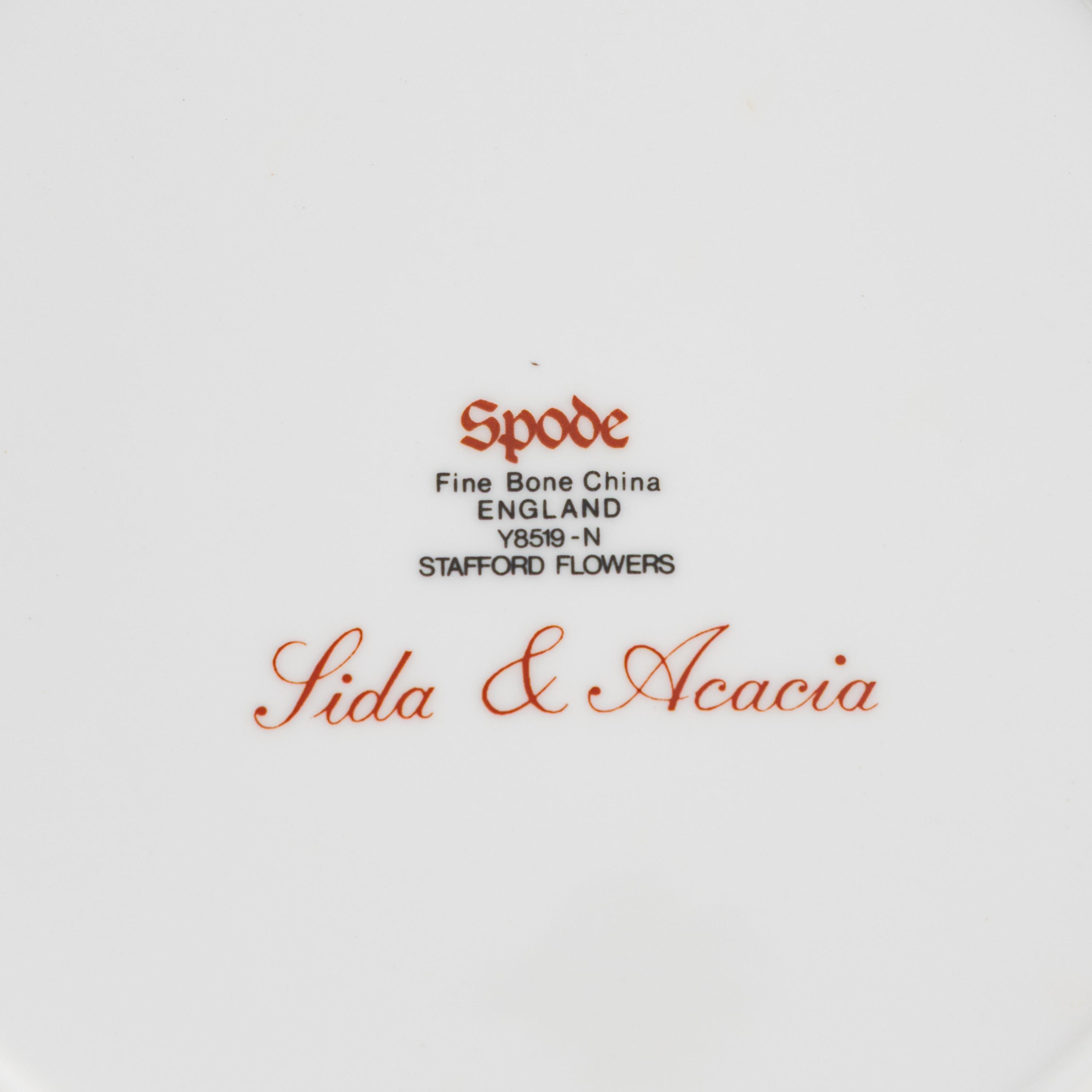 A Set of Twelve Spode Stafford Flowers Porcelain Dessert Plates