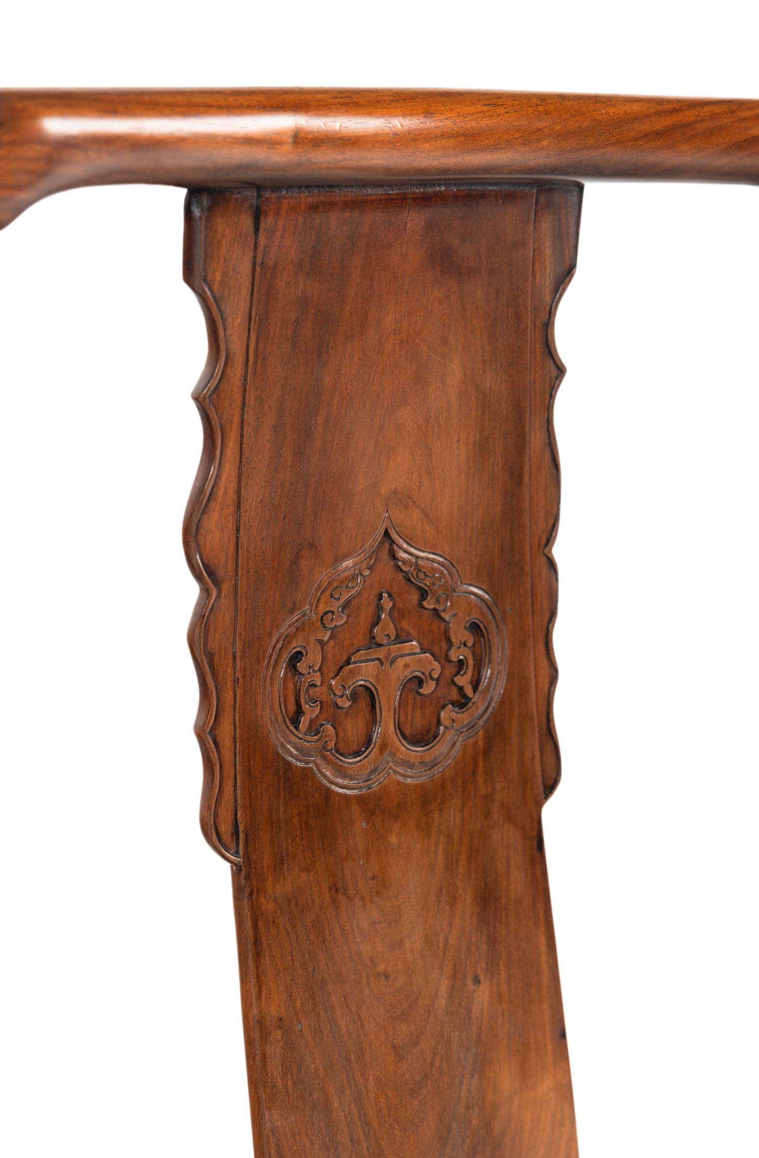 A Pair of Chinese Huanghuali and Hardwood Official's Hat Chairs, Nanguanmaoyi , 20th Century 近代改裝 南官帽椅一對