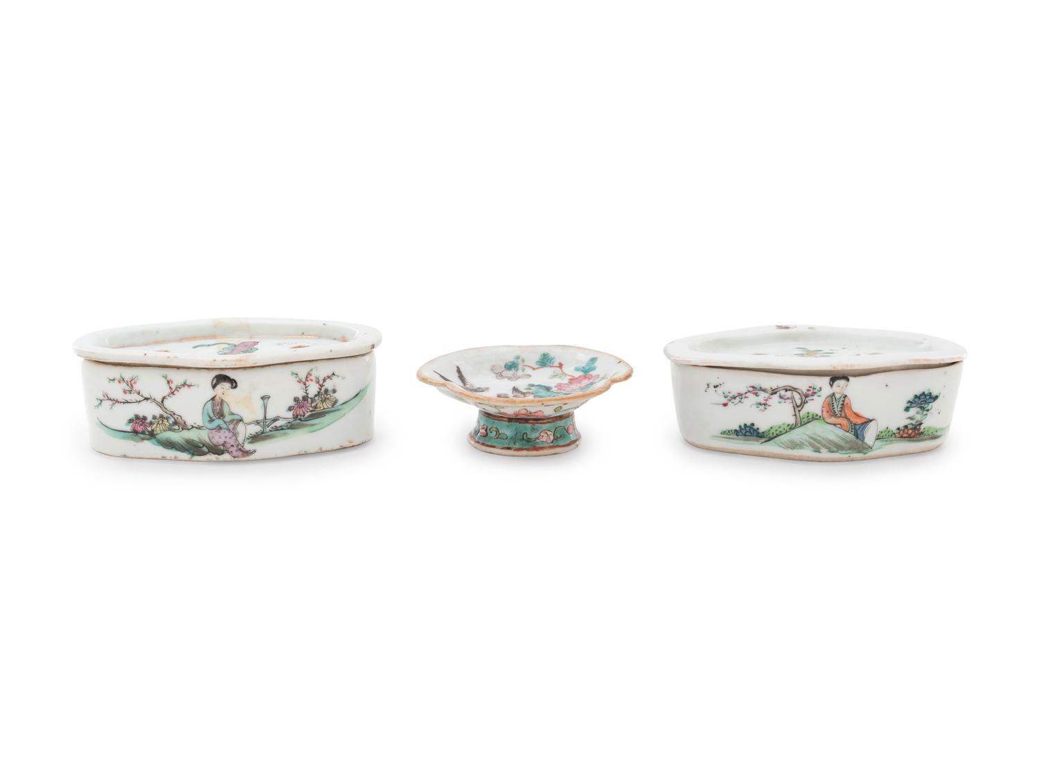 Thirteen Chinese Famille Rose Porcelain Articles