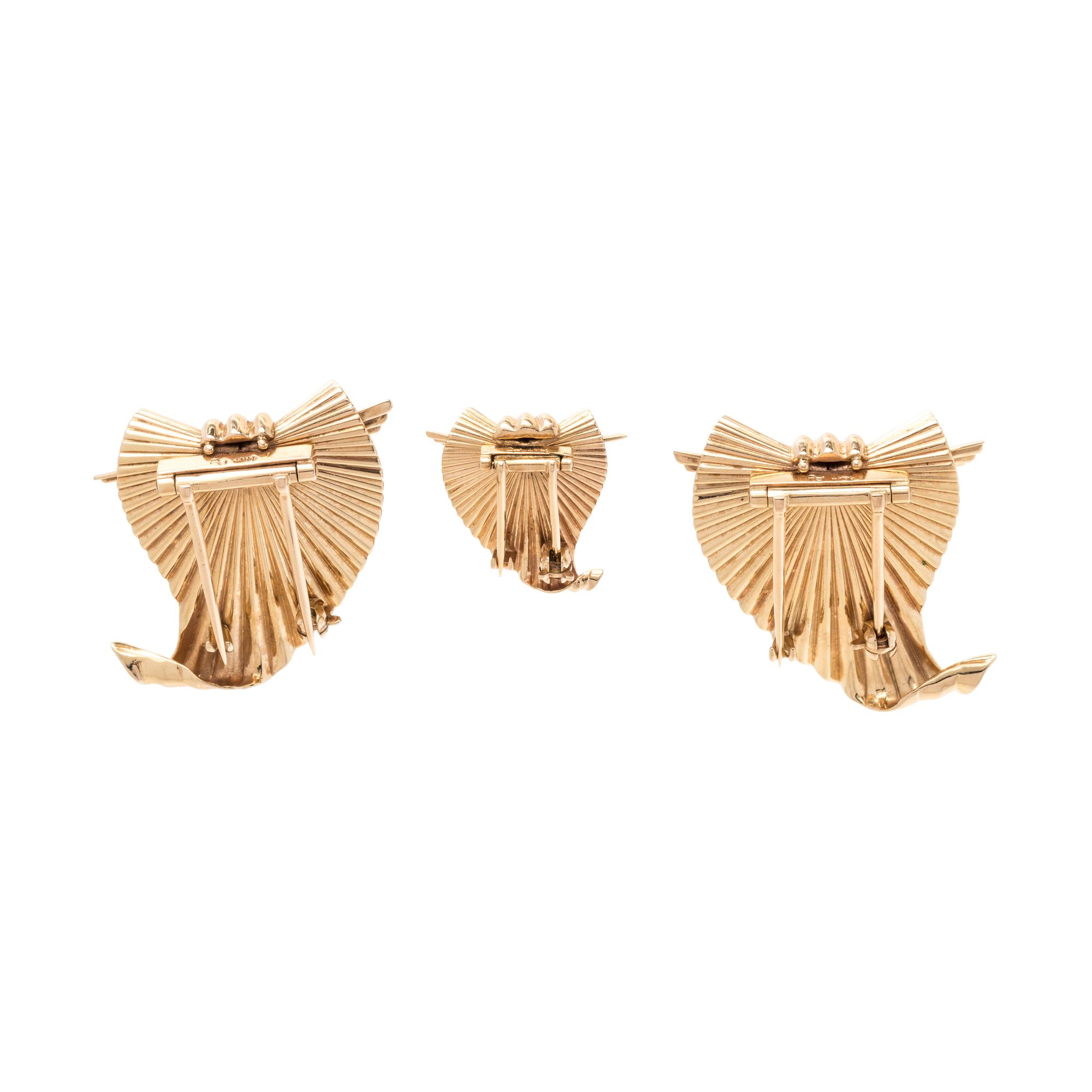 YELLOW GOLD BROOCH SET