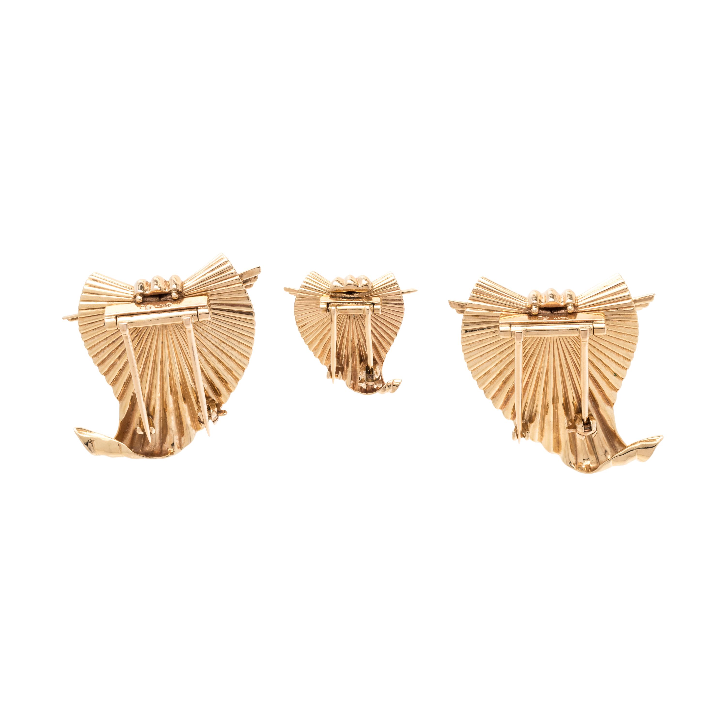 YELLOW GOLD BROOCH SET