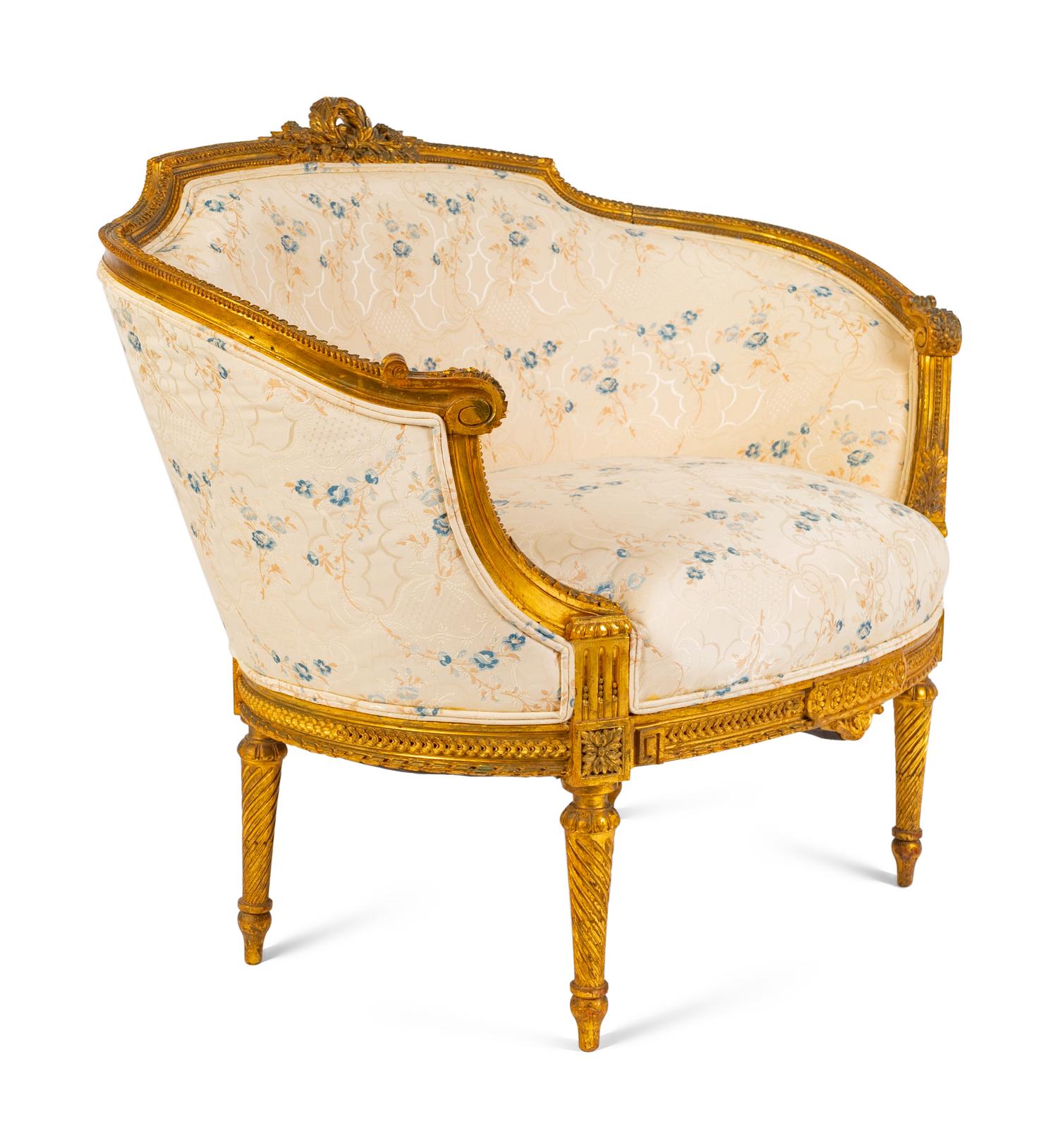 A Louis XVI Carved Giltwood Marquise — 18TH/19TH CENTURY