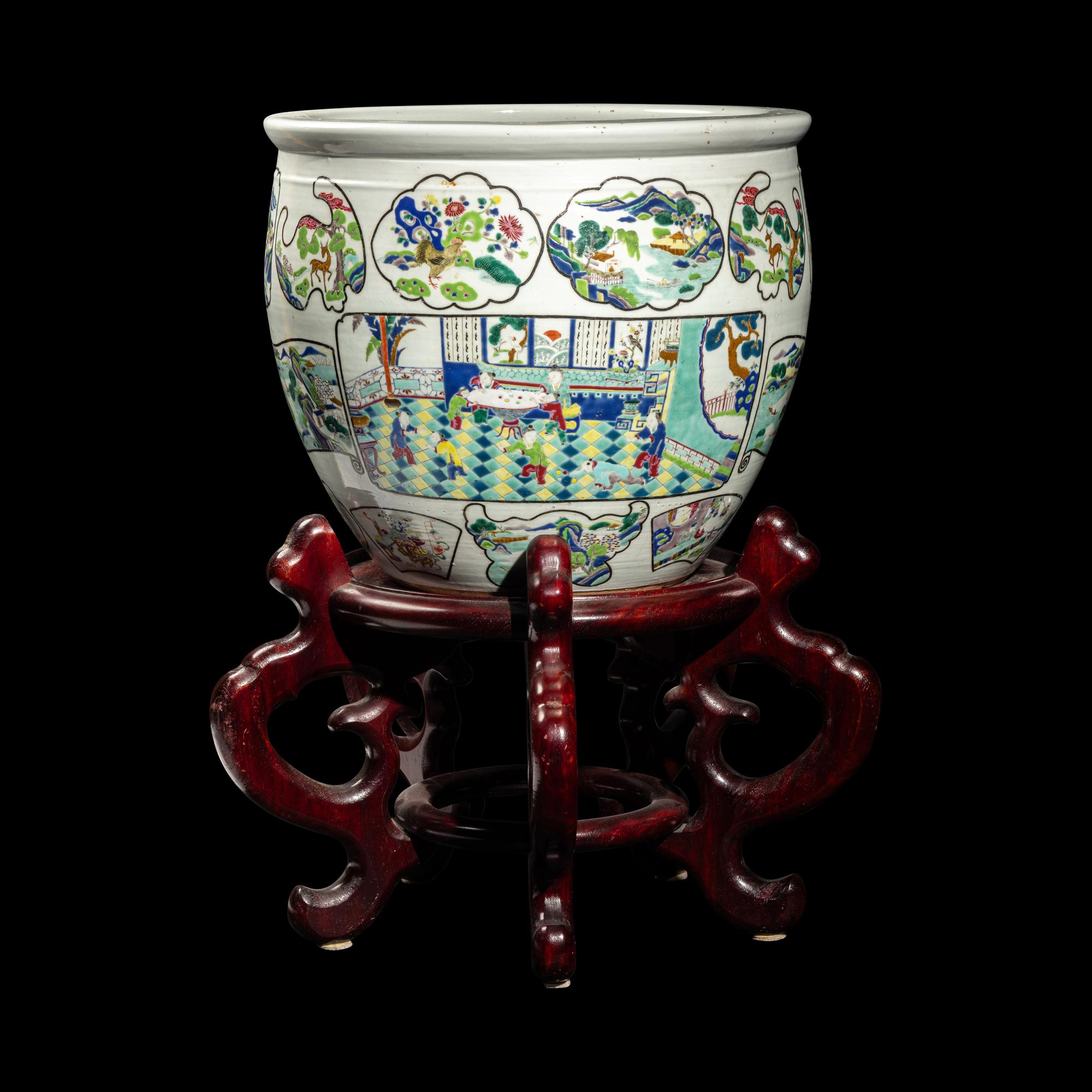A Chinese Famille Rose Porcelain Fish Bowl, Late 19th-Early 20th Century 清晚期 粉彩開光人物故事博古圖大畫缸