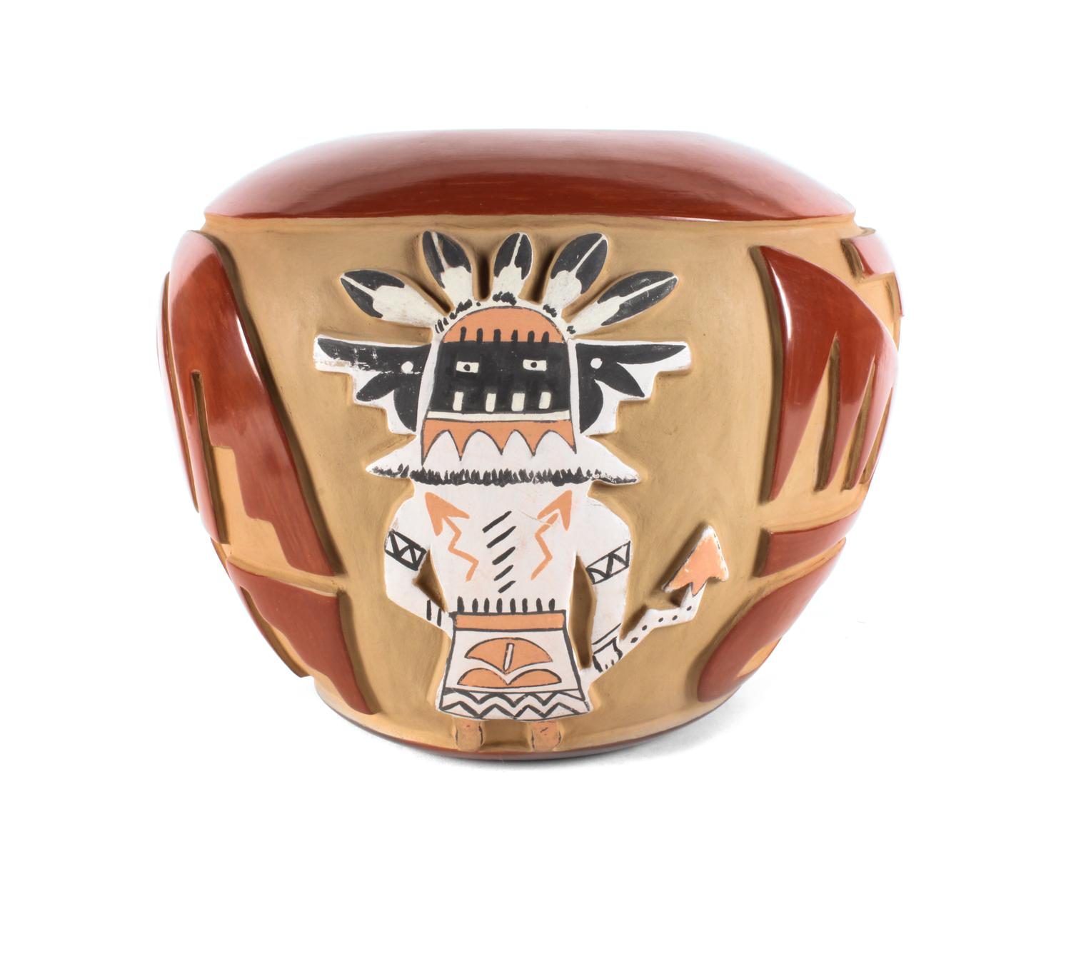 Belen Tapia (Santa Clara, 1914-1999) Carved Polychrome Jar Height 10 1/2 x diameter 13 inches